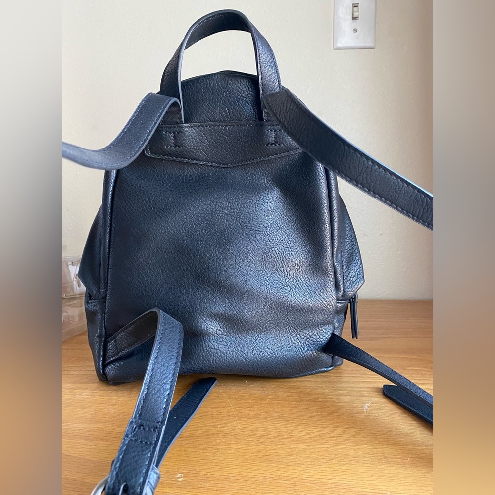 Little black backpack - Picture 3 of 6